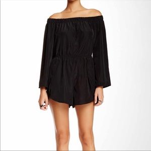 Romeo & Juliet Off The Shoulder Shorts Romper Bow Back